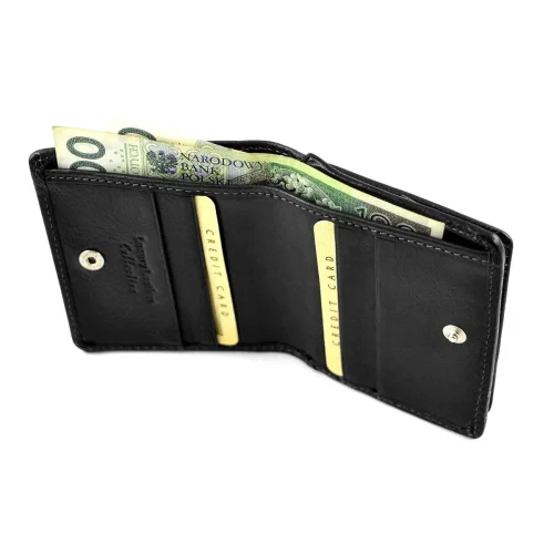 Skórzany portfel męski BARTEX 10098D czarny – detal szycia i faktura skóry / BARTEX 10098D black men’s wallet – stitching detail and leather texture