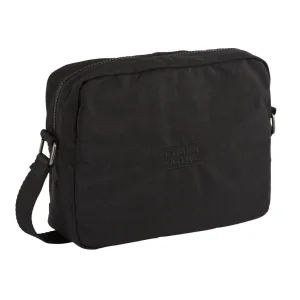 Czarna torba Camel Active – zamek, pasek i kieszeń Black Camel Active bag – zipper, strap and pocket detail