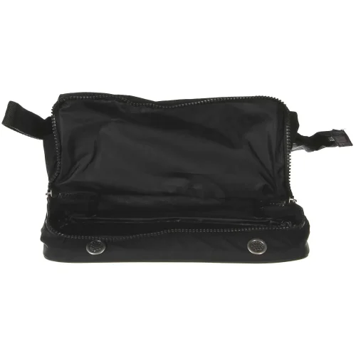 Kosmetyczka Camel Active B00‑401‑60 – elegancja w klasycznej czerni