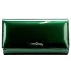 Portfel damski Pierre Cardin zielony lakierowany – widok z tyłu Pierre Cardin women’s green patent leather wallet – back view