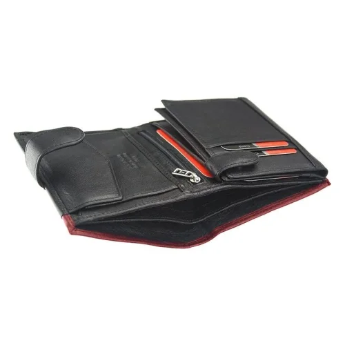 Dwie pojemne sekcje na banknoty w portfelu skórzanym Pierre Cardin SAHARA. Two spacious banknote compartments in the Pierre Cardin SAHARA leather wallet.