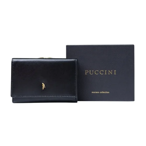 Portfel PUCCINI MU1950 1 – widok z góry, zamknięty zatrzaskiem. | PUCCINI MU1950 1 wallet – top view, closed with clasp.