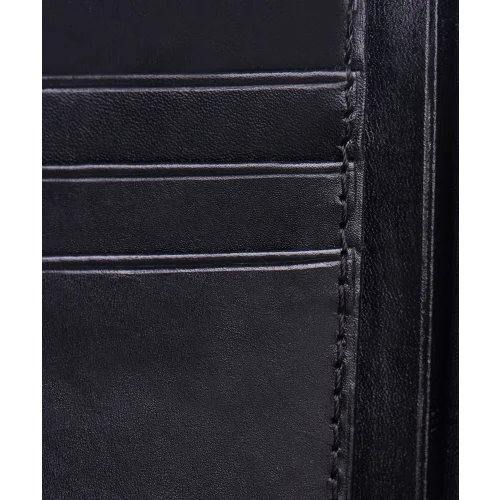 Puccini MU7825/1 portfel męski – detal skóry i przeszycia / Puccini MU7825/1 men’s wallet – leather texture and stitching detail