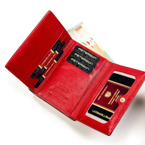 Portfel damski czerwony lakierowany Peterson – sekcja na dokumenty Red patent leather women's wallet Peterson document section
