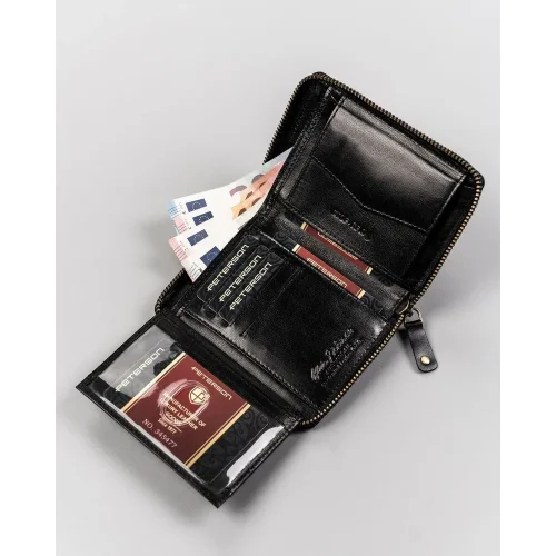 Skóra naturalna licowana carbon – struktura materiału Genuine leather with carbon-style texture – material detail