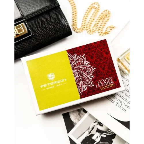 Elegancki czerwony portfel damski Peterson do codziennego użytku / Elegant red Peterson women’s wallet for everyday use