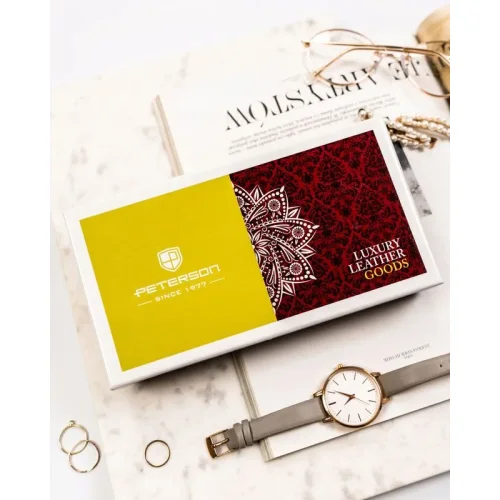 Portfel damski Peterson zapakowany w firmowe pudełko – idealny na prezent Peterson women’s wallet in original branded gift box – perfect for a gift