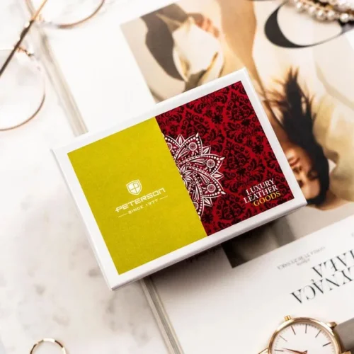 Eleganckie pudełko prezentowe Peterson czerwony portfel damski zestaw Elegant Peterson gift box with red women's patent leather wallet set