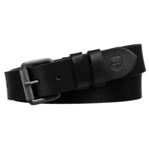 Czarny pasek skórzany Peterson – detal srebrnej klamry Black leather belt Peterson – silver buckle detail