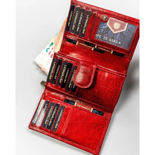 Rozbudowane wnętrze skórzanego portfela damskiego Peterson PTN 218 BMVT z ochroną RFID | Spacious interior of women’s leather wallet Peterson PTN 218 BMVT with RFID protection