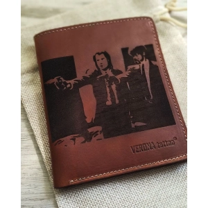 Portfel VERONA Tattoo 348M z grawerem Pulp Fiction – przód / VERONA Tattoo 348M wallet with Pulp Fiction engraving – fro