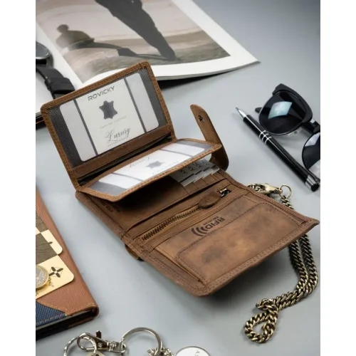 Portfel męski vintage z motocyklem detale skóry i przeszycia / Vintage men’s motorcycle wallet leather texture and stitching details